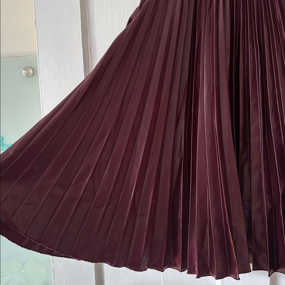 KAREN MILLEN PLEATED SKIRT - Picture 4 of 10
